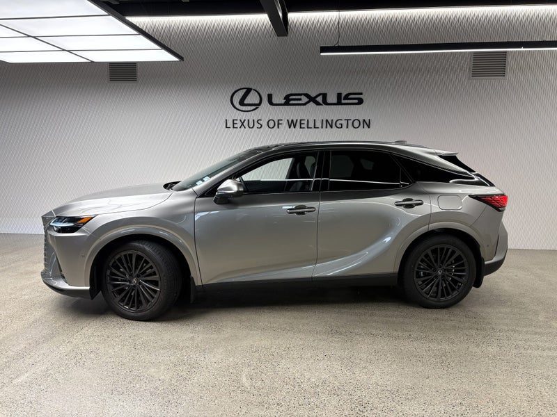 2026 Lexus RX 450h+ Limited, photo 2