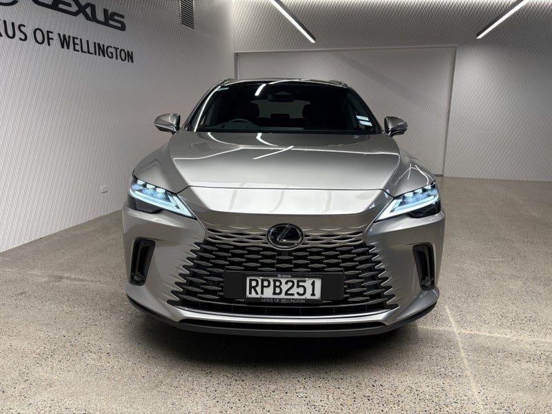 2026 Lexus RX 450h+ Limited, photo 3