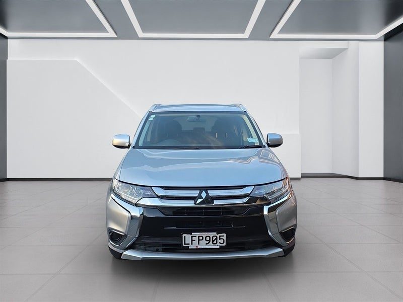 2018 Mitsubishi Outlander LS 2.0L Petrol FWD SUV, photo 2