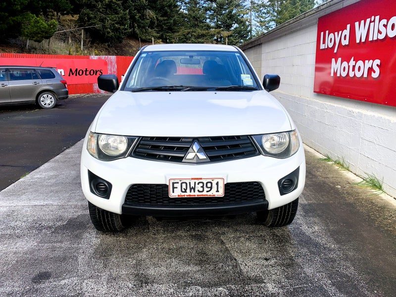 2010 Mitsubishi Triton D/Cab Gl, photo 2