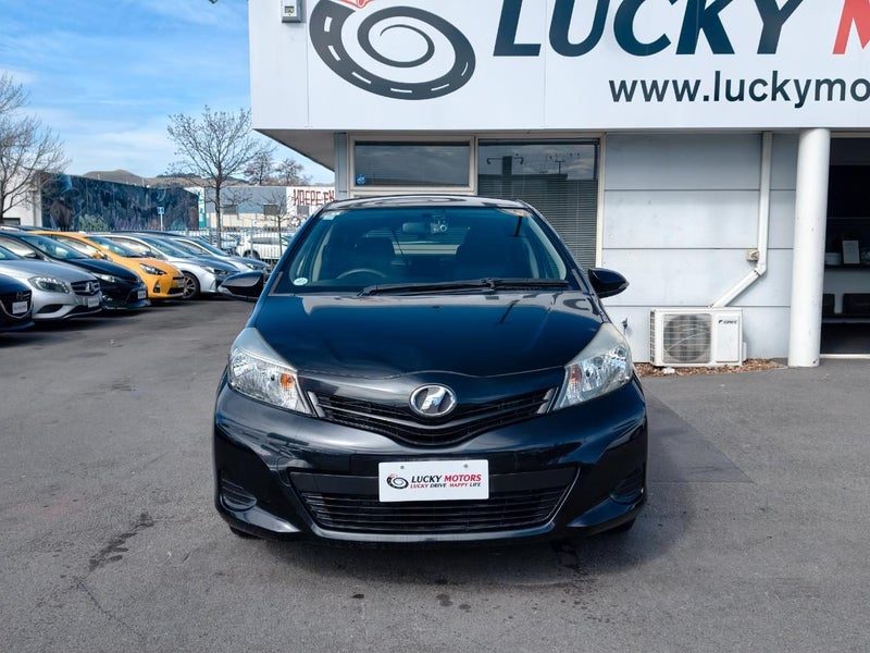 2012 Toyota Vitz F SMART STOP, photo 2