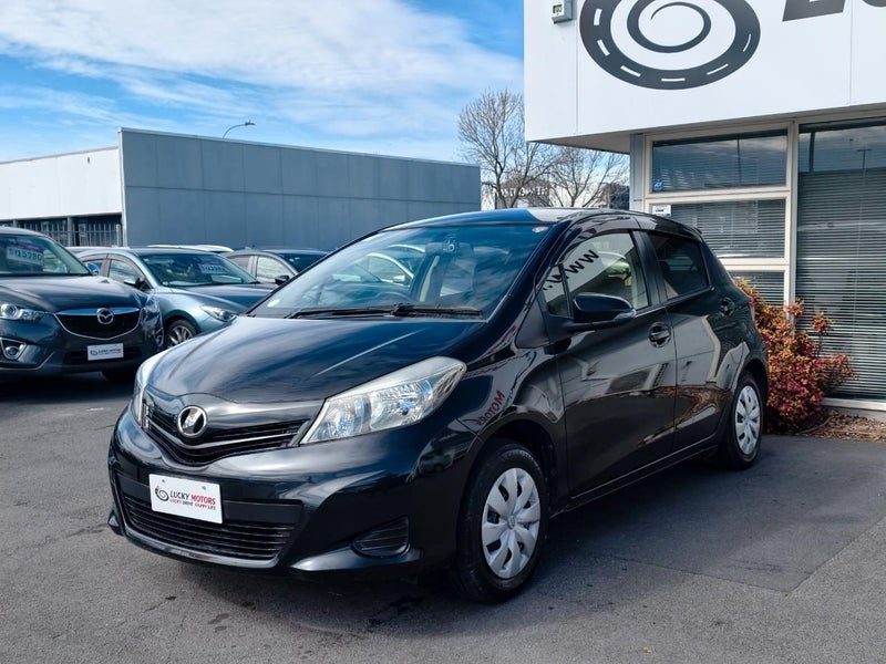 2012 Toyota Vitz F SMART STOP, photo 3
