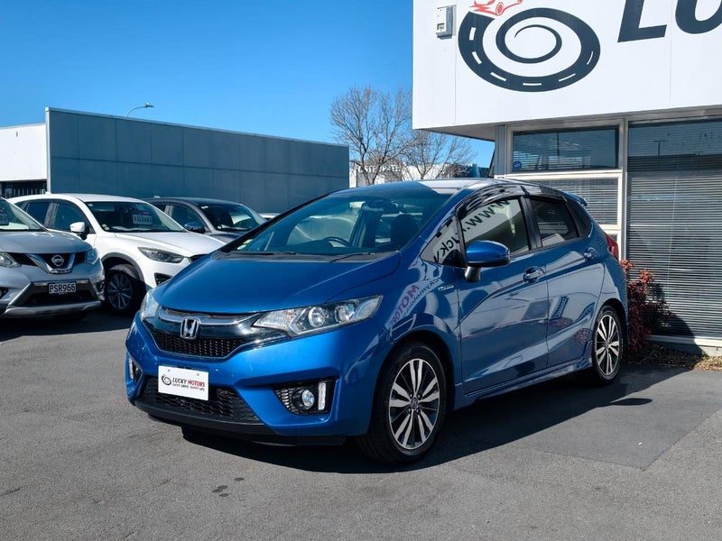 2015 Honda Fit HYBRID S PACKAGE, photo 3