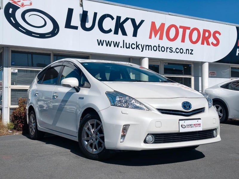 2013 Toyota Prius ALPHA S / 7 Seater, main photo