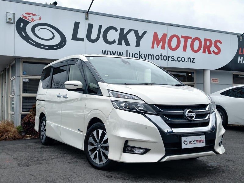 2017 Nissan Serena S-Hybrid / New Shape / 8 Seater