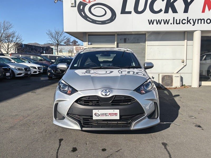 2022 Toyota Yaris HYBRID X / Push Start, photo 2