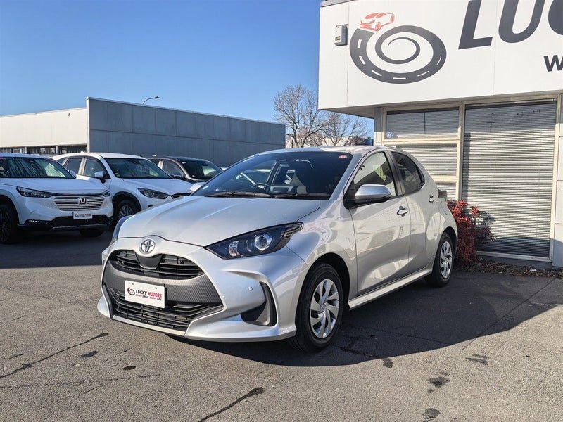 2022 Toyota Yaris HYBRID X / Push Start, photo 3
