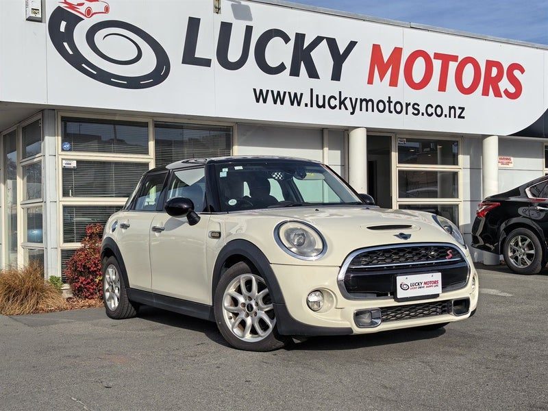 2015 MINI Cooper S / 2.0 Turbo / 5D