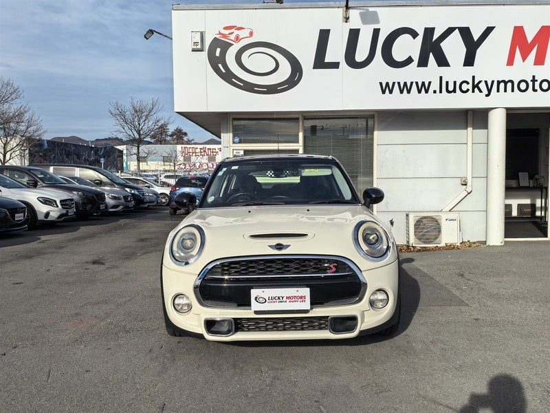 2015 MINI Cooper S / 2.0 Turbo / 5D, photo 2