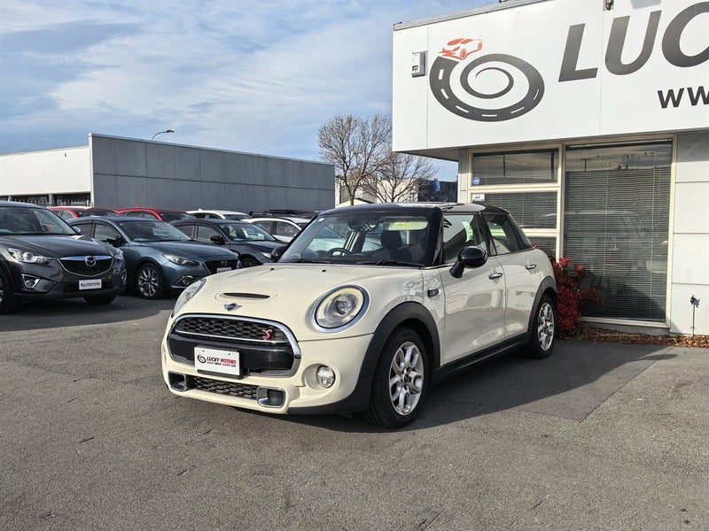2015 MINI Cooper S / 2.0 Turbo / 5D, photo 3