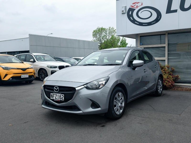 2015 Mazda Demio 13S / Skyactiv, photo 3