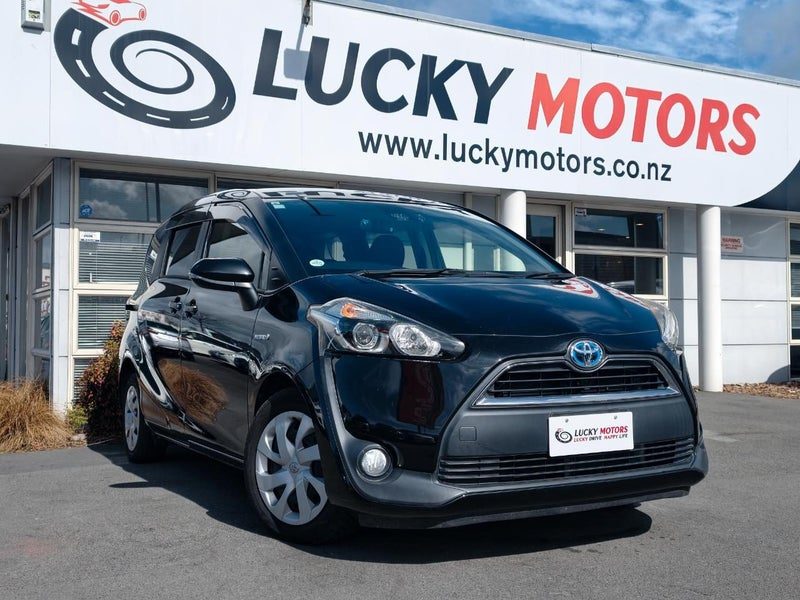 2017 Toyota Sienta HYBRID G / 7 Seater, main photo
