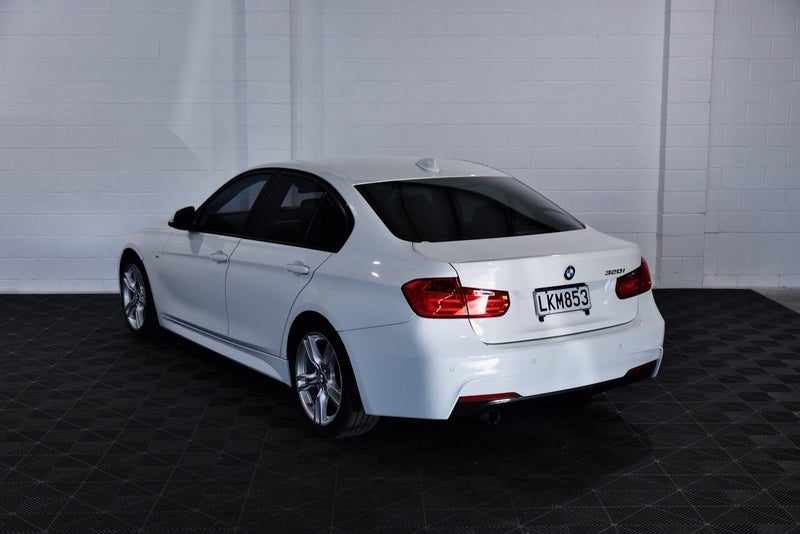 2015 BMW 3 Series 320I, photo 2
