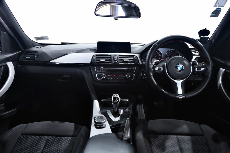 2015 BMW 3 Series 320I, photo 3