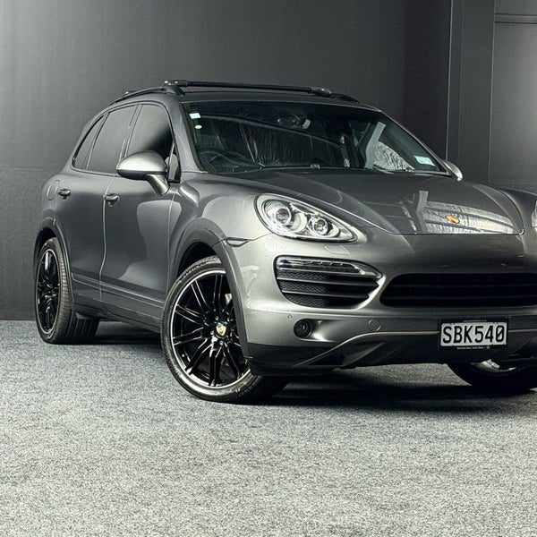 2011 Porsche Cayenne S 4 DOOR SUV, photo 2