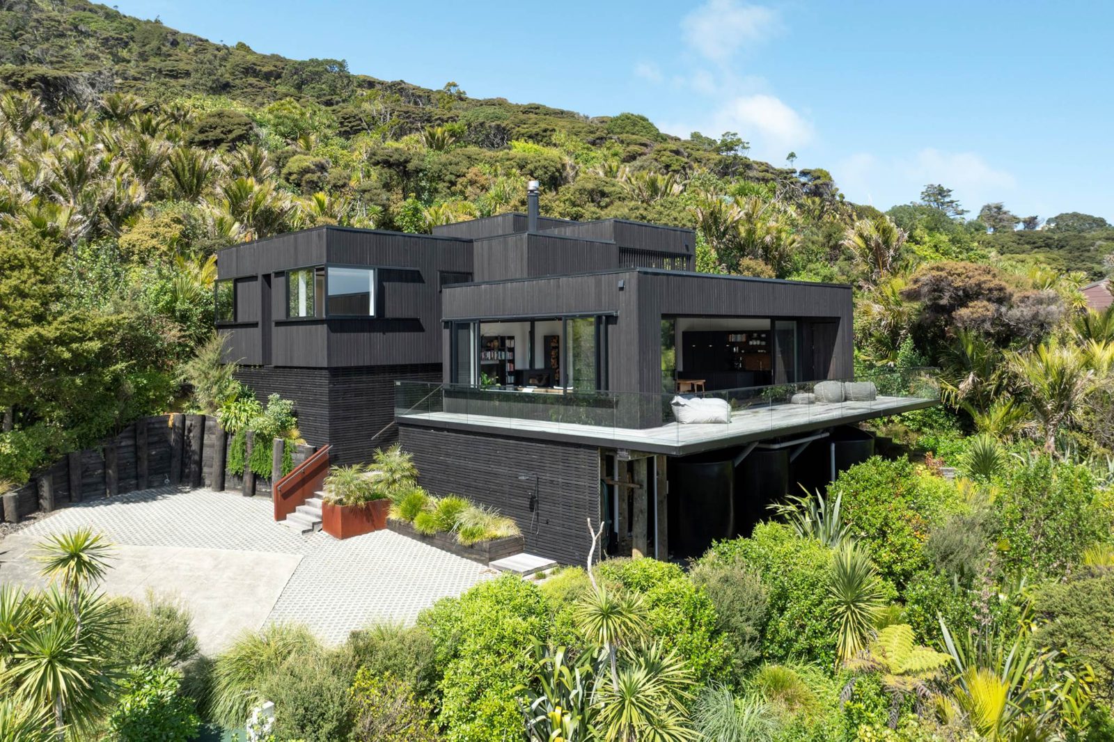111 Garden Road, Piha