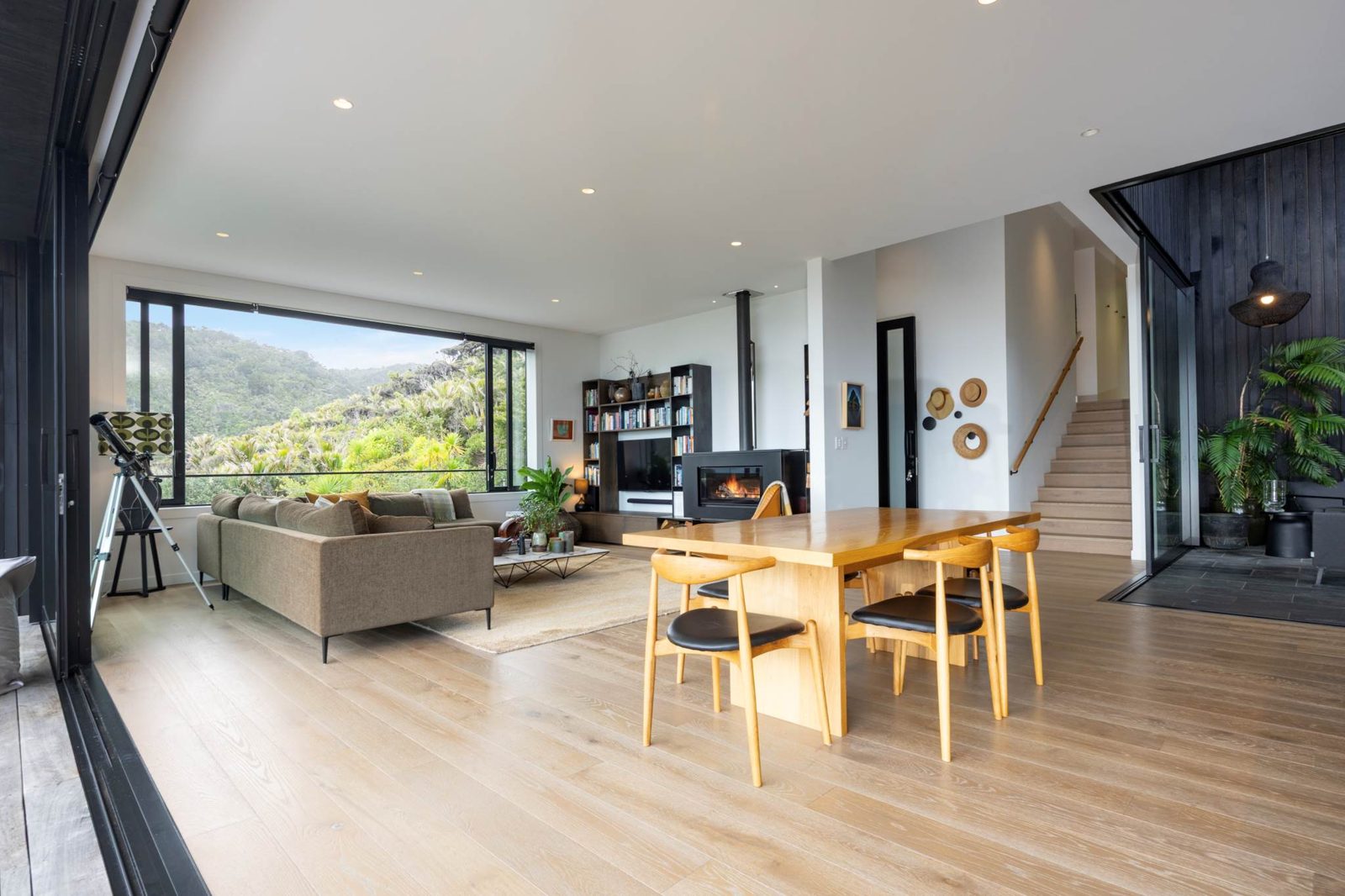 111 Garden Road, Piha, photo 13