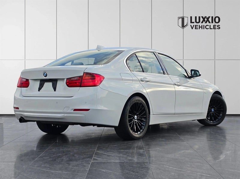 2012 BMW 320i F30 NEW SHAPE LUXURY TRIM, photo 2
