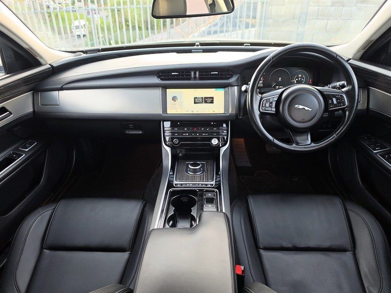 2019 Jaguar XF 2.0D / AWD / PURE, photo 3