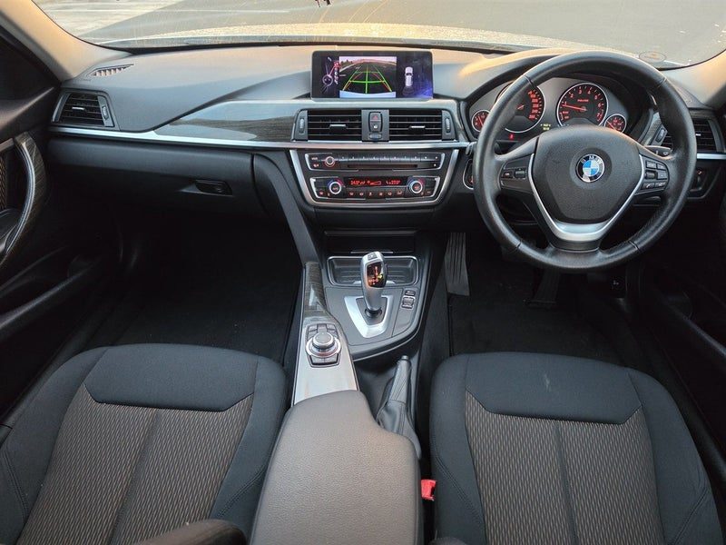 2013 BMW 320i F30 NEW SHAPE LUXURY TRIM, photo 3