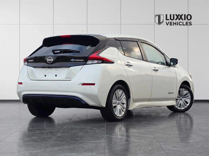 2021 Nissan Leaf S / 40kW / ZE1 / NEW SHAPE, photo 2