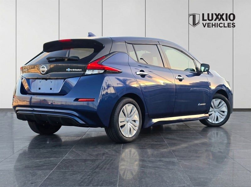 2021 Nissan Leaf S / 40kW / ZE1 / NEW SHAPE, photo 2