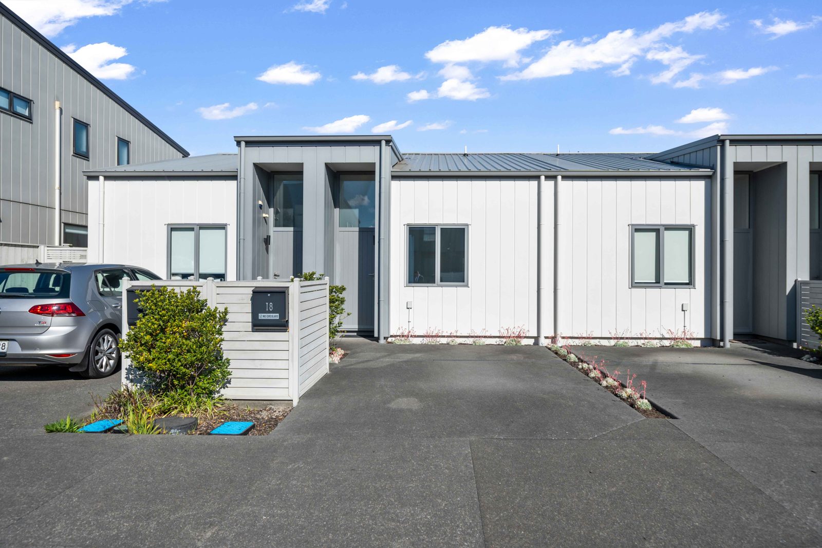 18 Orona Place, Takanini, photo 1