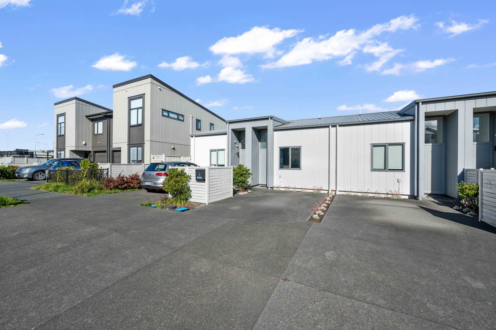 18 Orona Place, Takanini, photo 19