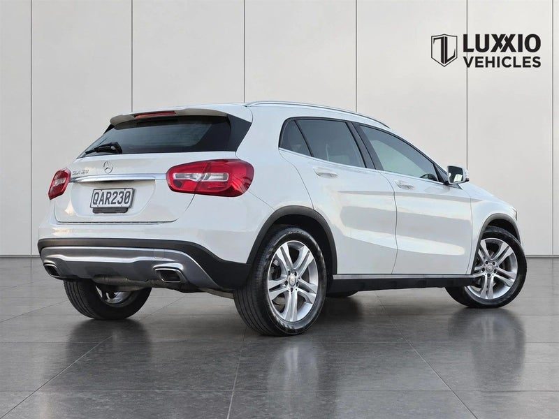 2015 Mercedes-Benz GLA 180, photo 2
