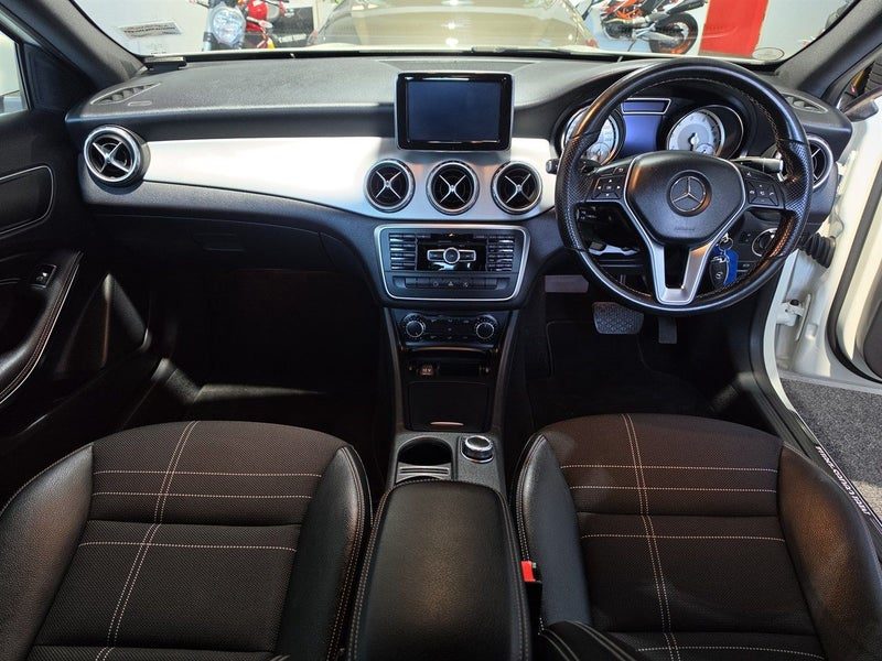 2015 Mercedes-Benz GLA 180, photo 3