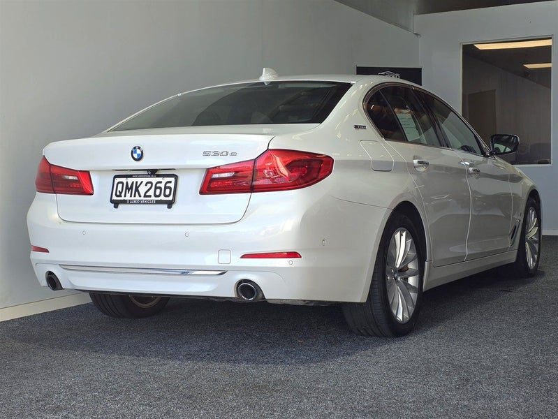 2017 BMW 530e PHEV / HYBRID / LUXURY LINE / G30, photo 2