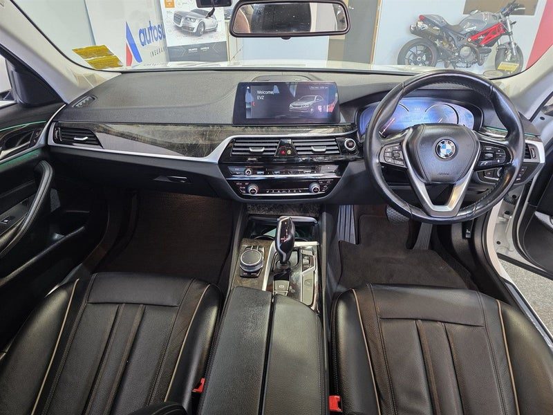 2017 BMW 530e PHEV / HYBRID / LUXURY LINE / G30, photo 3