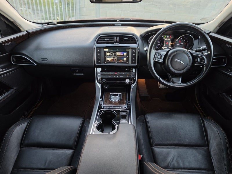 2016 Jaguar XE 2.0D / PRESTIGE, photo 3