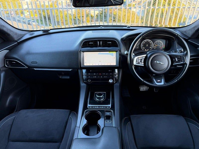 2017 Jaguar F-PACE S / 3.0P V6 4WD / 8AT, photo 3