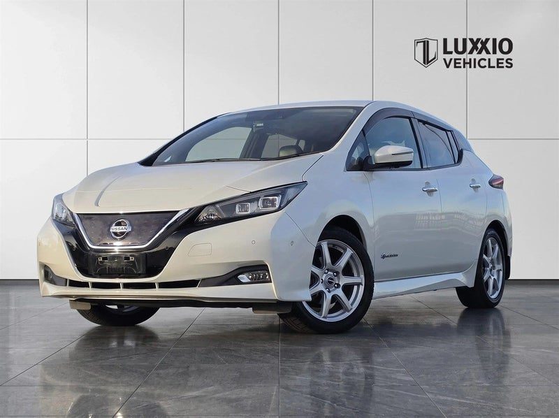 2017 Nissan Leaf 40 KWH, main photo