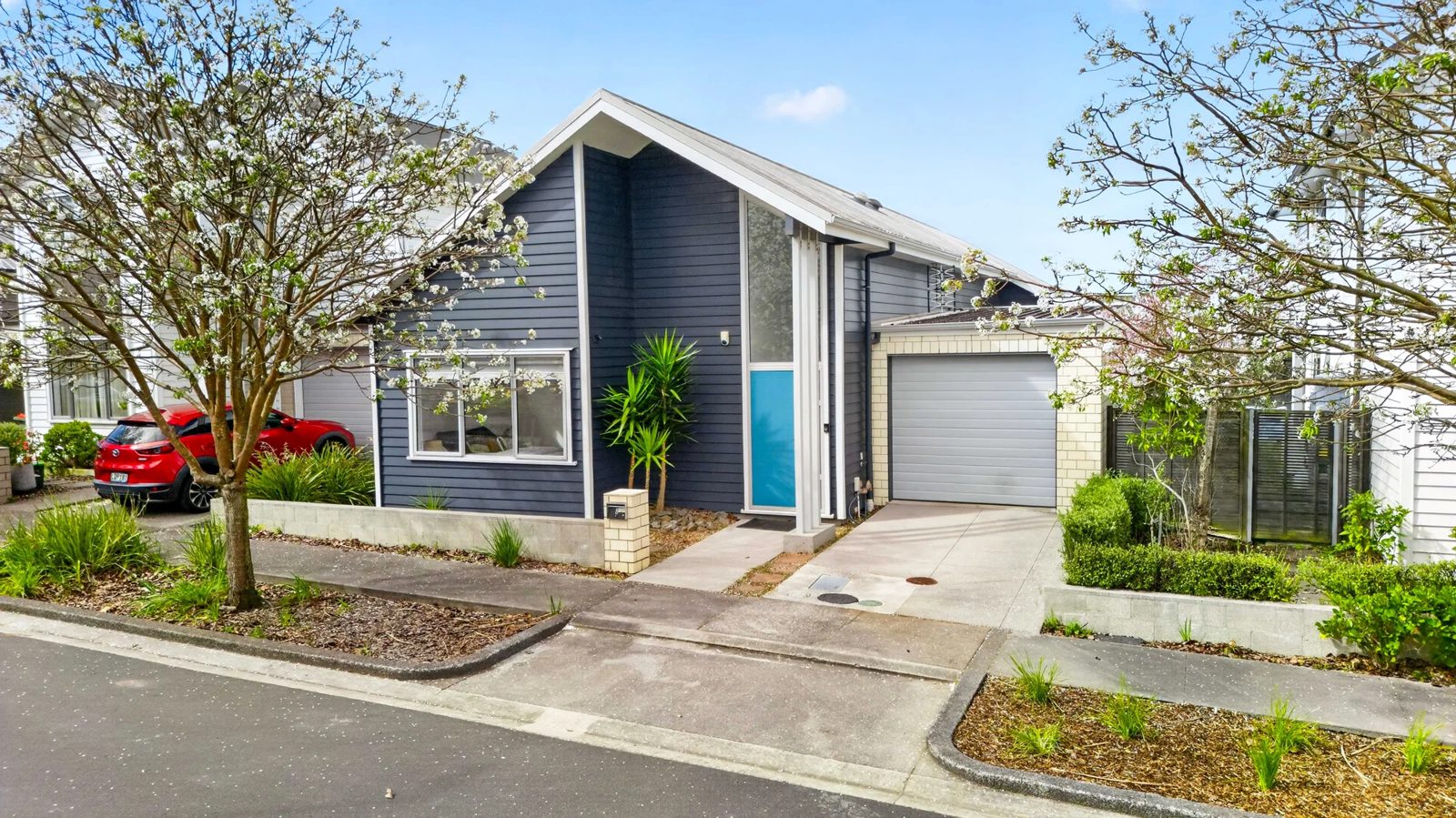 8 Poaka Road, Hobsonville, photo 1