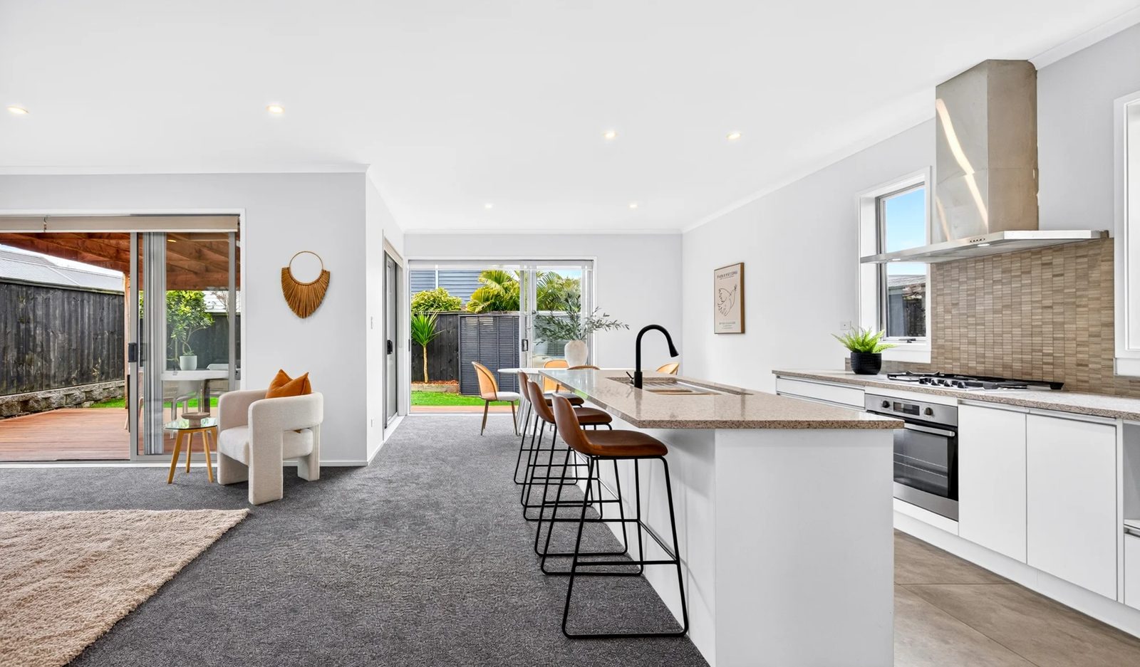 8 Poaka Road, Hobsonville, photo 4