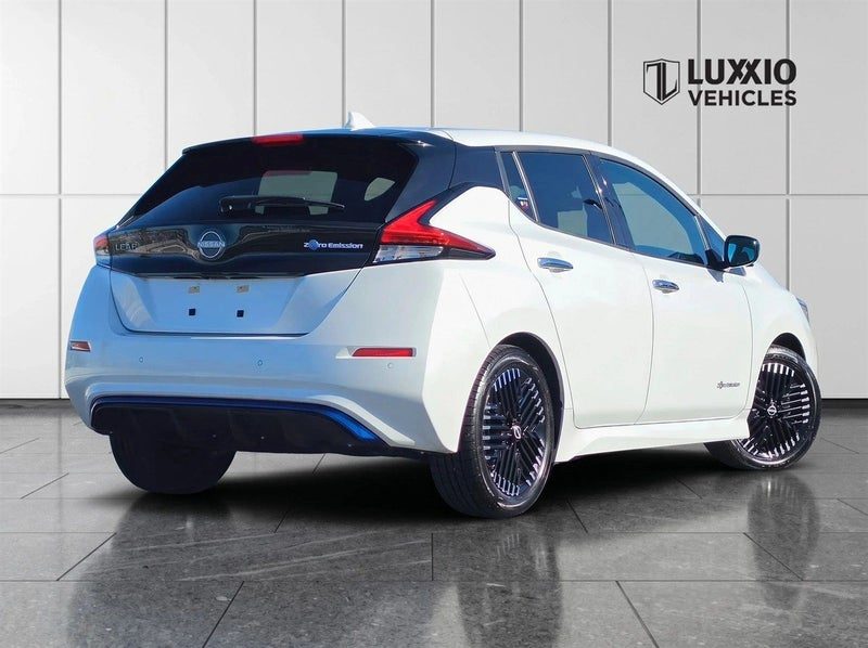 2024 Nissan Leaf X, photo 2