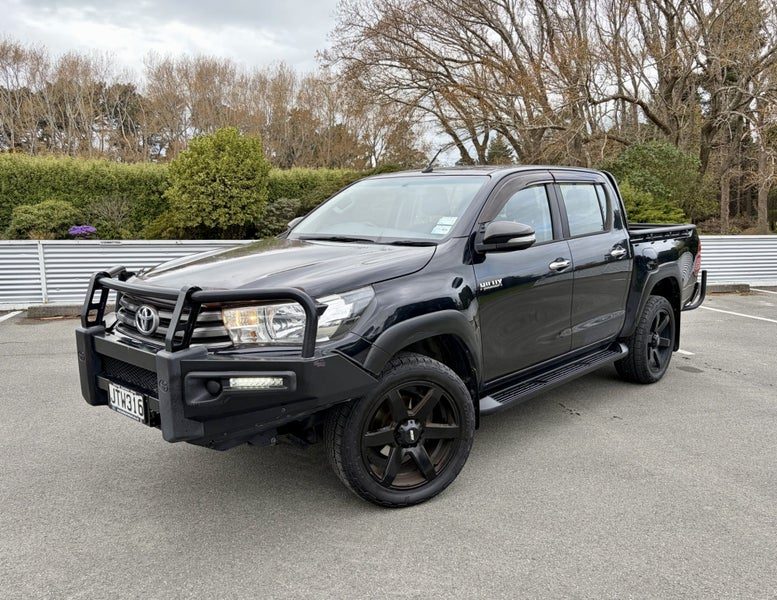 2016 Toyota Hilux SR 2.8LTR 6 SPEED MANUAL 2WD