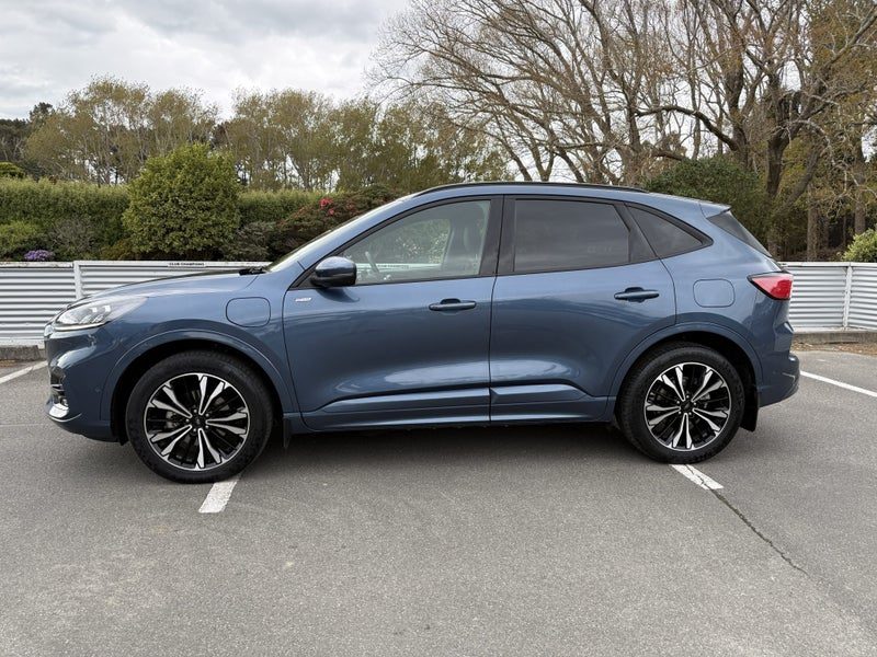 2023 Ford Escape ST-LINE X PHEV, photo 2
