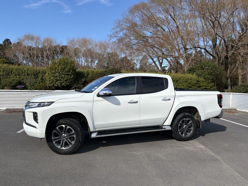 2022 Mitsubishi Triton GLX-R 2.4 LTR AUTOMATIC 4WD, photo 2