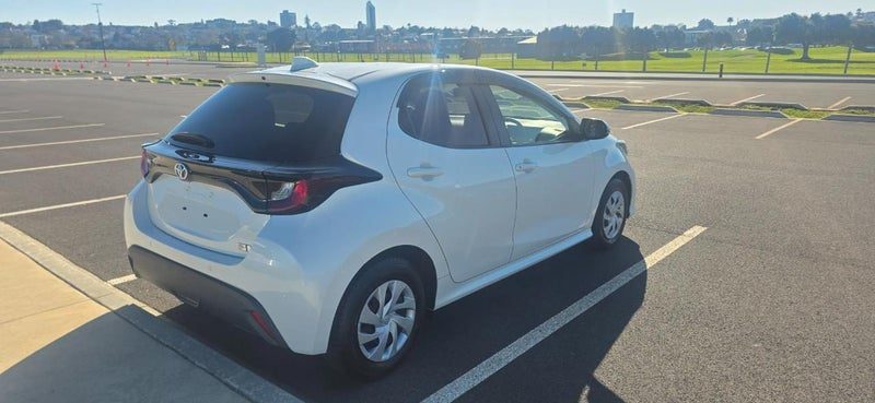 2020 Toyota Yaris HYB HATCH KEYLESS START, photo 3