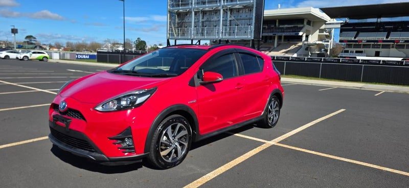 2017 Toyota Aqua Crossover, photo 2