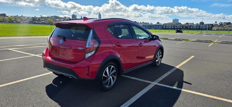 2017 Toyota Aqua Crossover, photo 3