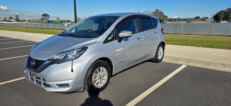 2017 Nissan Note E-POWER HYBRID, photo 2