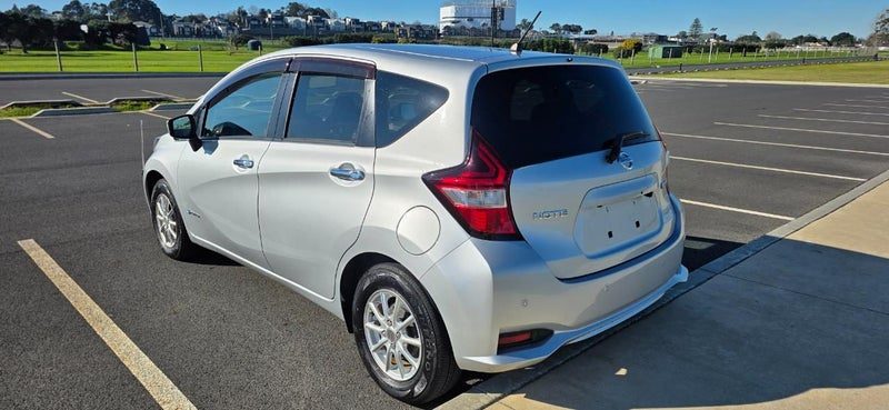 2017 Nissan Note E-POWER HYBRID, photo 3
