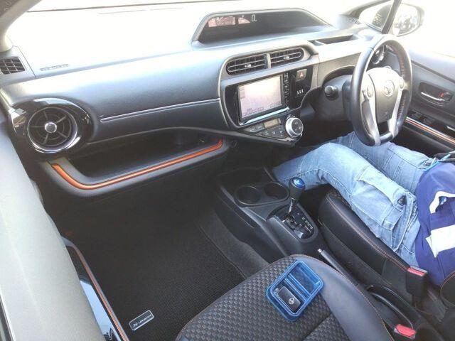 2015 Toyota Aqua X URBAN, photo 2