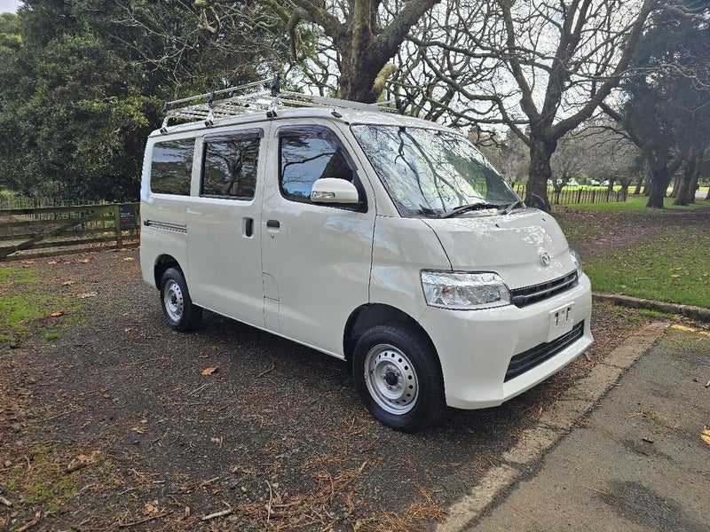 2022 Mazda Bongo 5 SEAT VAN/AIRCON/GRD4.5, photo 2
