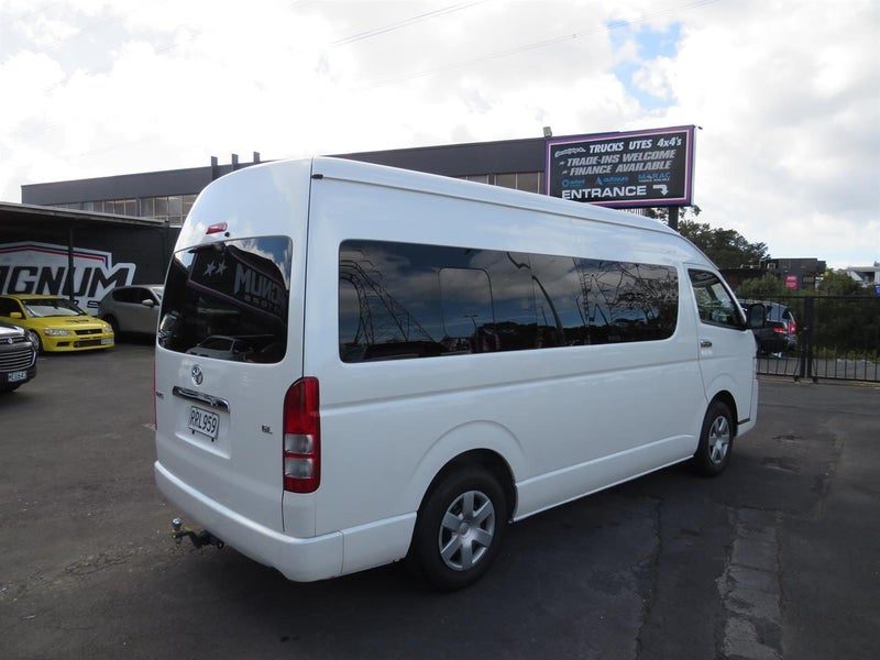 2023 Toyota Hiace GL 2.8TD MINIBUS, photo 3