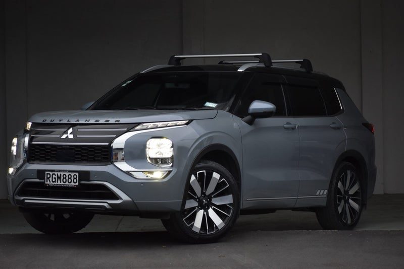 2025 Mitsubishi Outlander Exceed 7 Seater